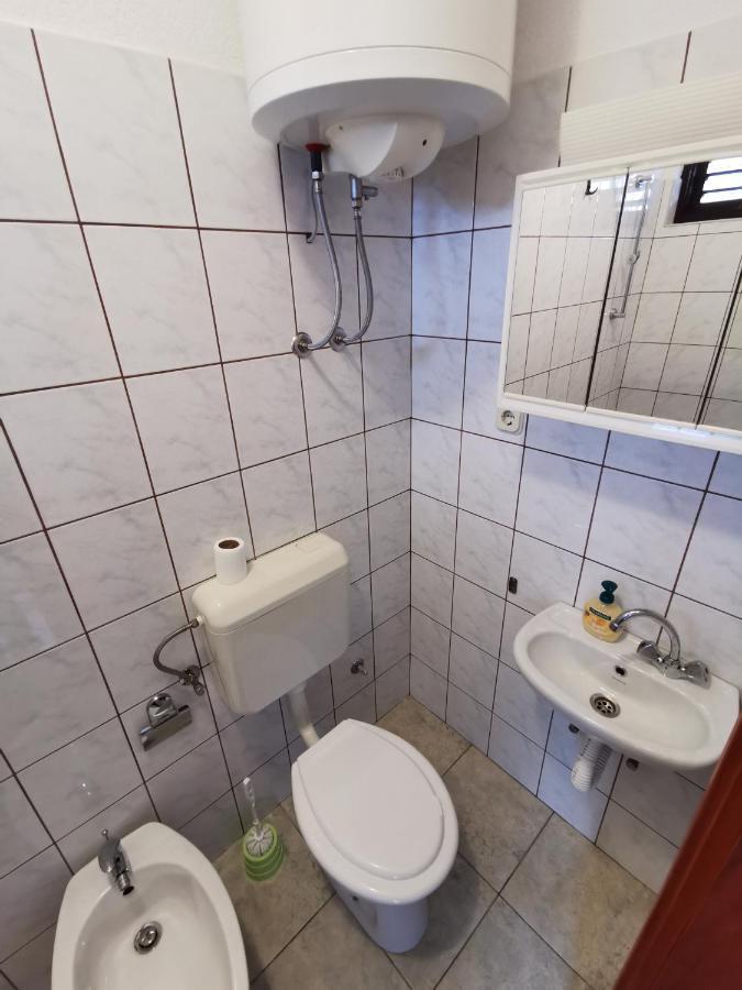 Apartmani Mate Vrban カルロバッグ エクステリア 写真